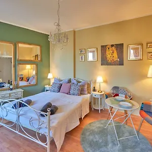 Old Romantic With Free Private Parking , Pula Kroatien